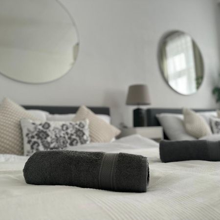 Spacious Apartment, 3 Min To U1 Reumannplatz Wien Eksteriør bilde