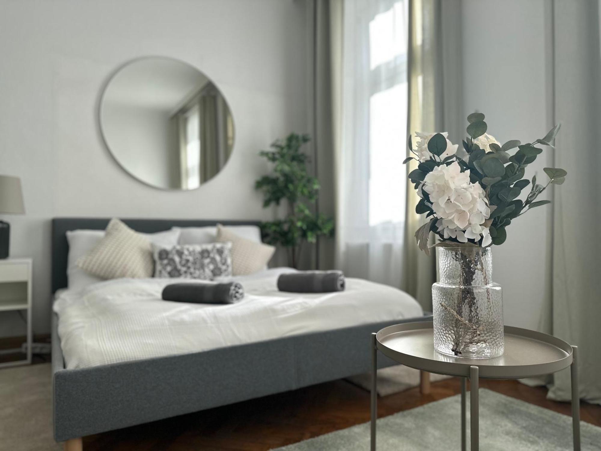 Spacious Apartment, 3 Min To U1 Reumannplatz Wien Eksteriør bilde