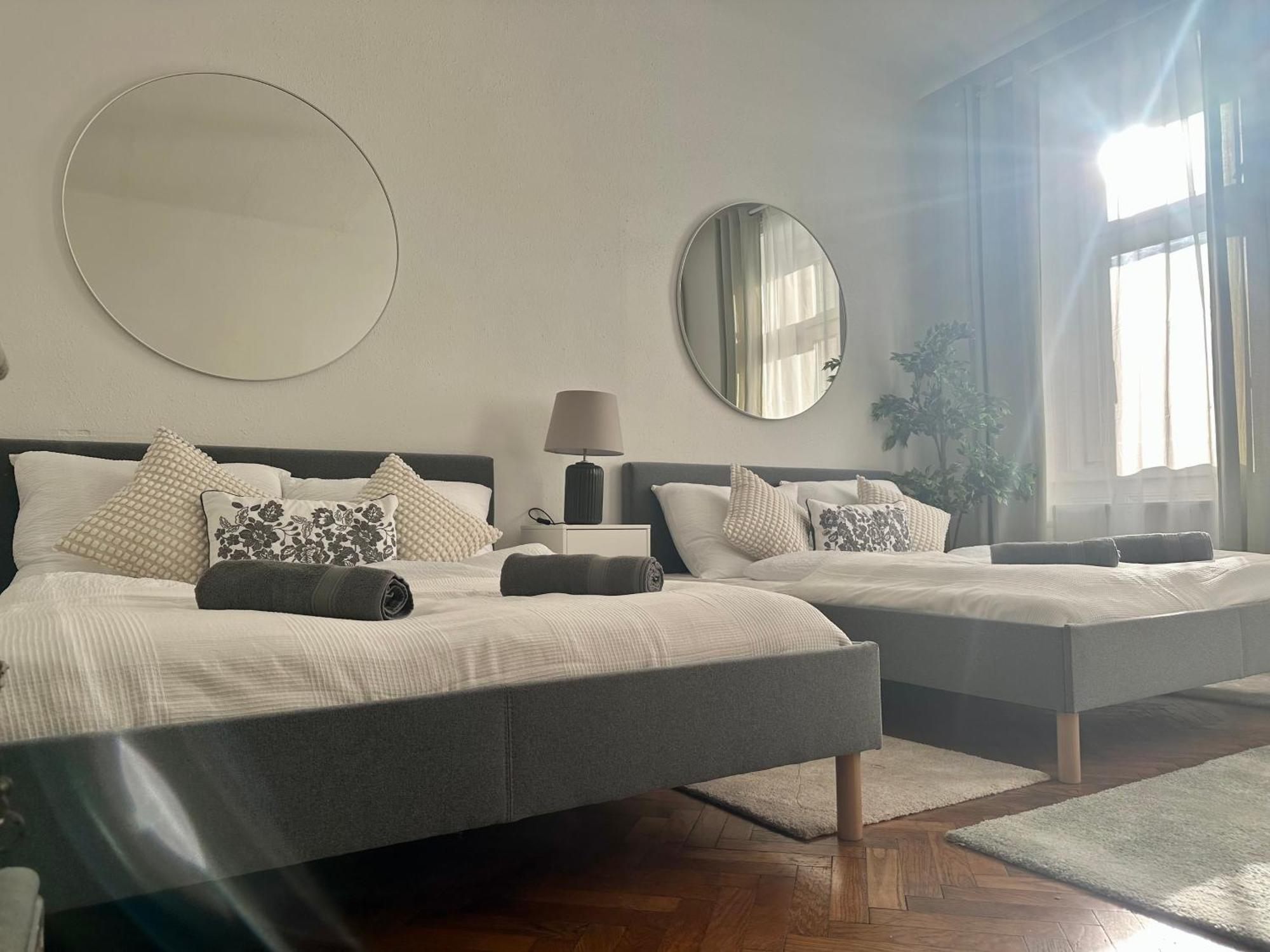 Spacious Apartment, 3 Min To U1 Reumannplatz Wien Eksteriør bilde